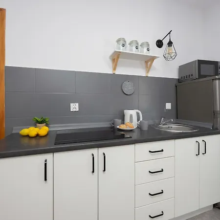 Cozy For Couples Near The Old Town By Renters アパート *